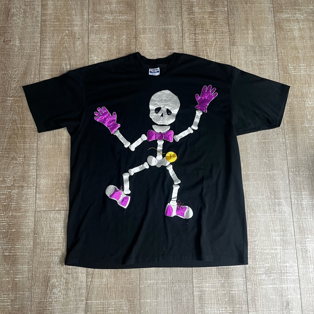 Vintage 1990s Single Stitch Hanes Made in USA Halloween Shirt